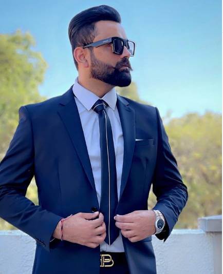 5 Punjabi Singers Who Hold a Degree In Engineering 1 Amrit Maan
